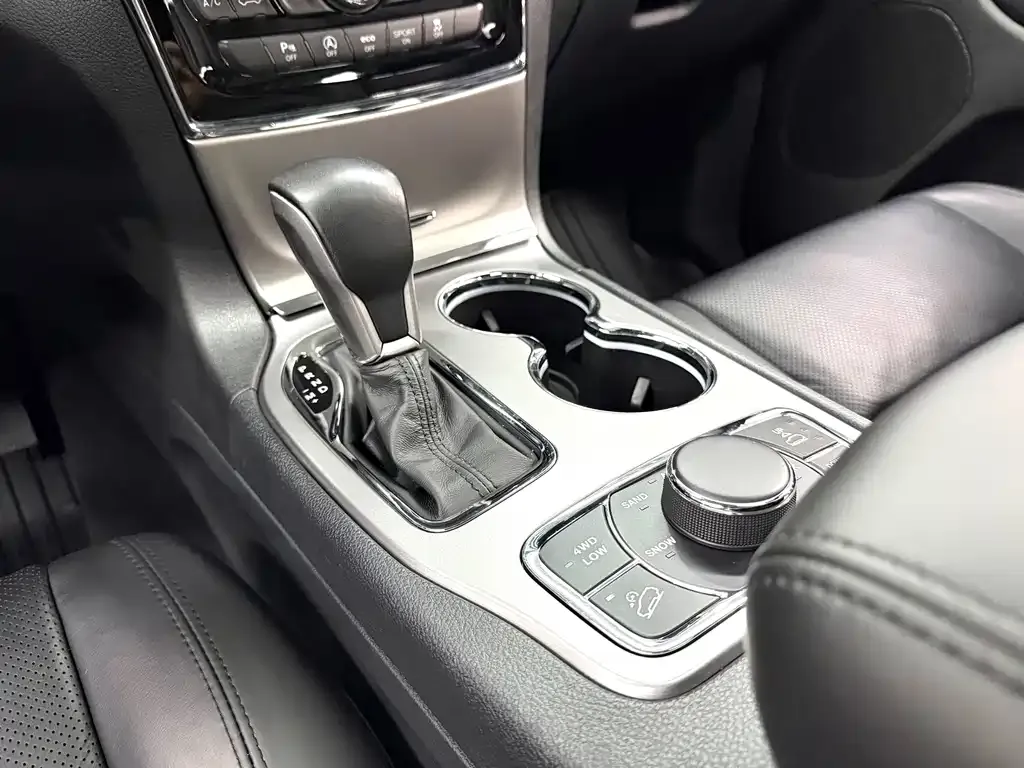 Jeep Grand Cherokee (Import) — фото 8