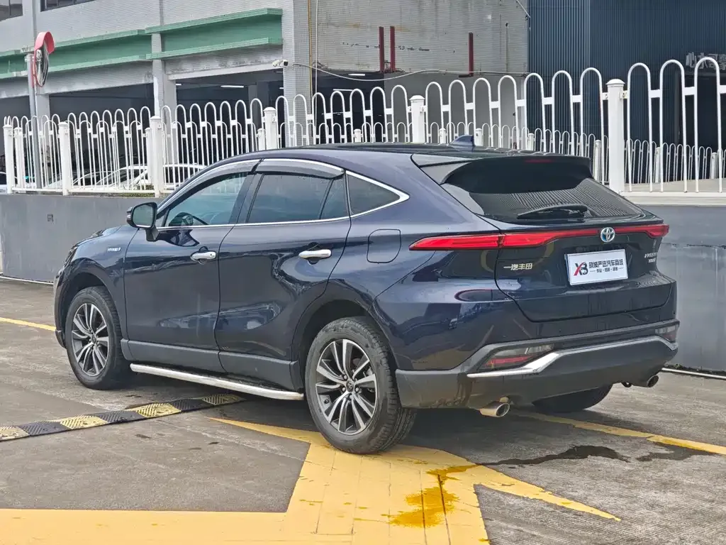 Toyota Harrier — фото 6