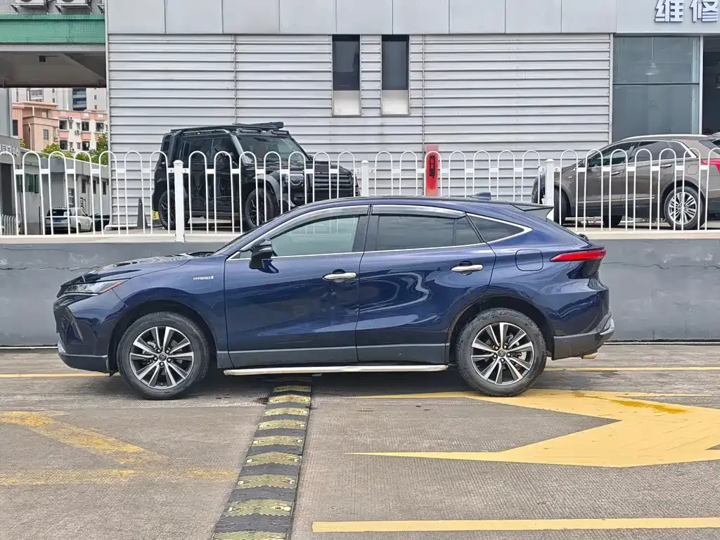 Toyota Harrier — фото 5
