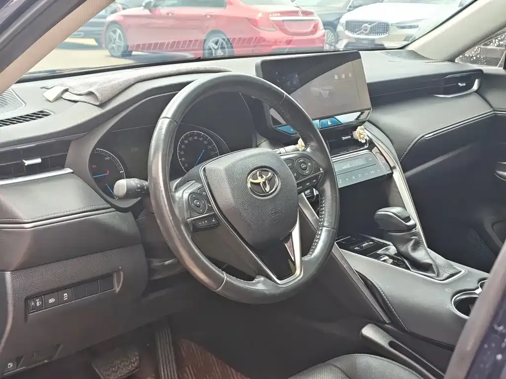 Toyota Harrier — фото 3