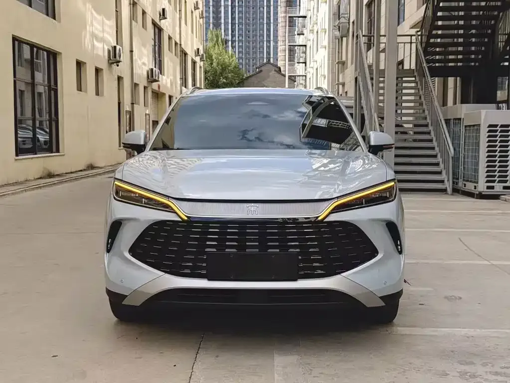 BYD L DM-i — фото 6