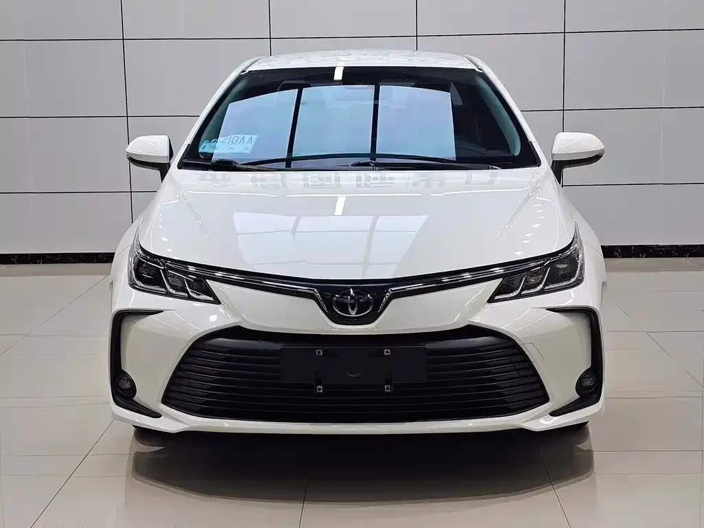 Toyota Corolla — фото 6