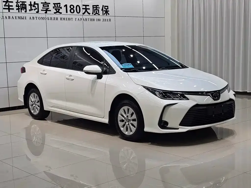 Toyota Corolla — фото 5