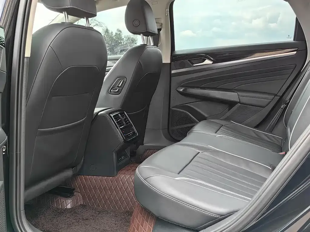 Volkswagen Passat — фото 3
