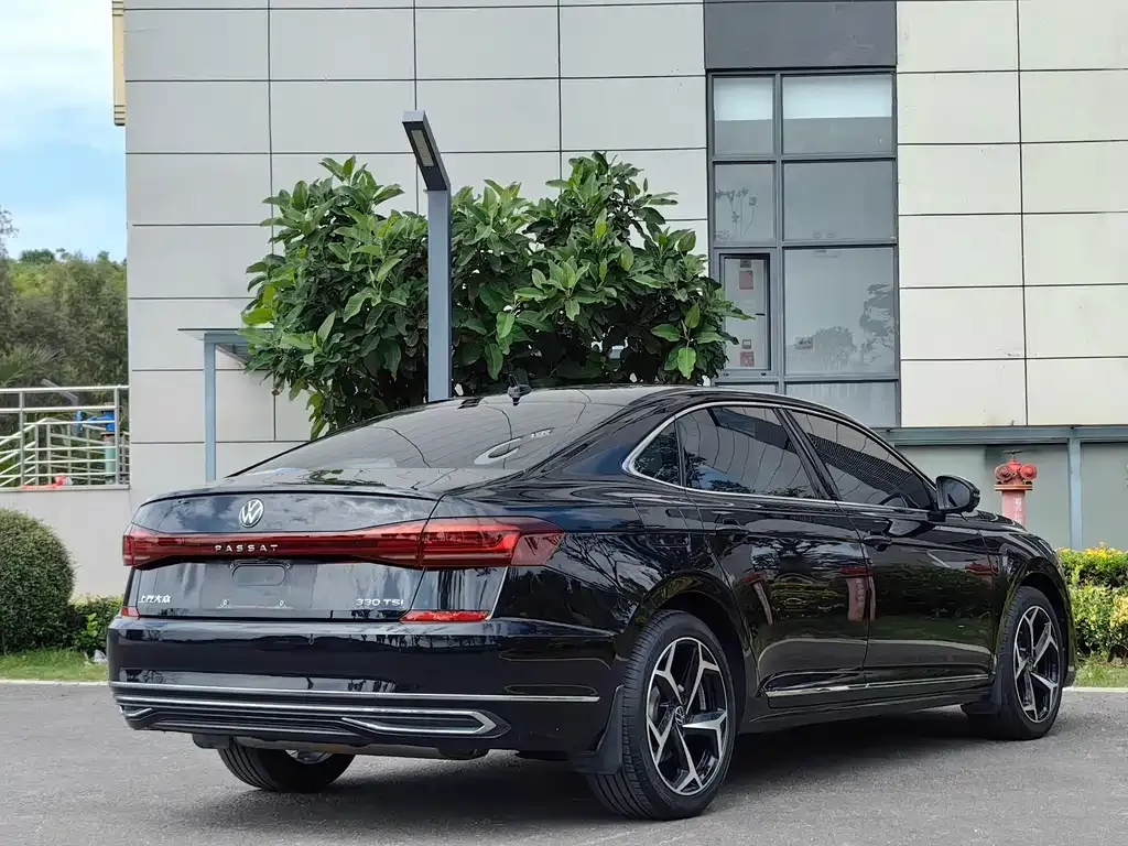 Volkswagen Passat — фото 8