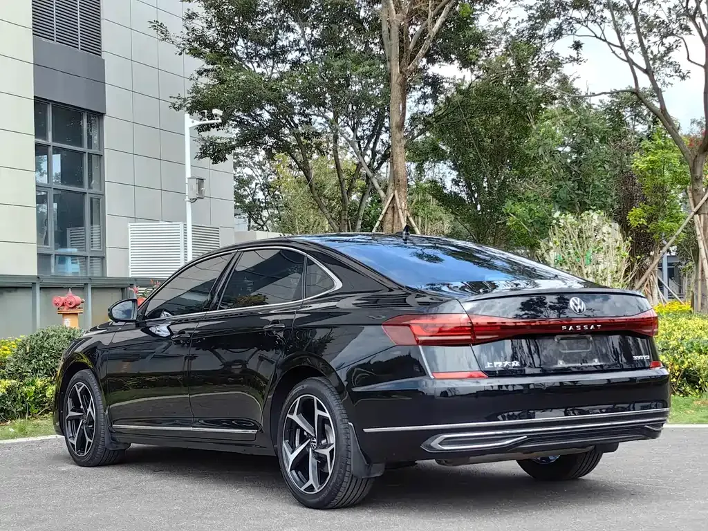 Volkswagen Passat — фото 7