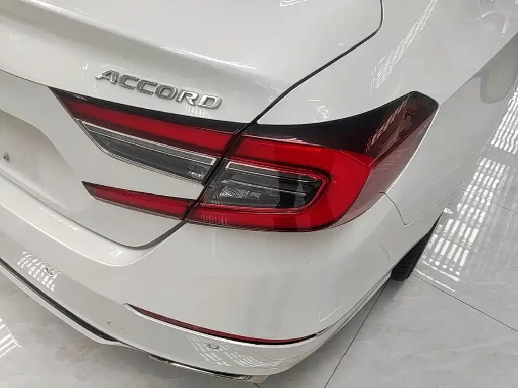 Honda Accord — фото 4