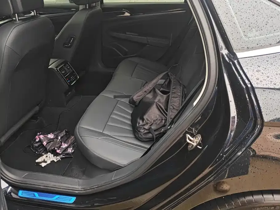 Volkswagen Passat — фото 6