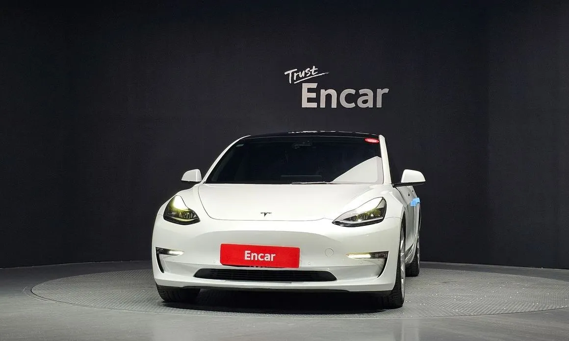 Tesla Model 3 — фото 3