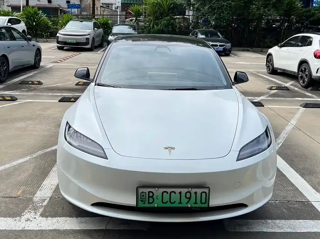Tesla Model 3 — фото 9
