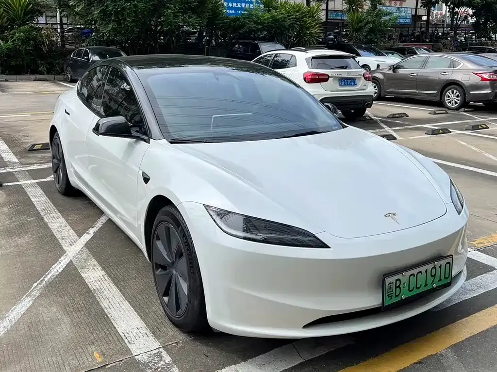 Tesla Model 3 — фото 4