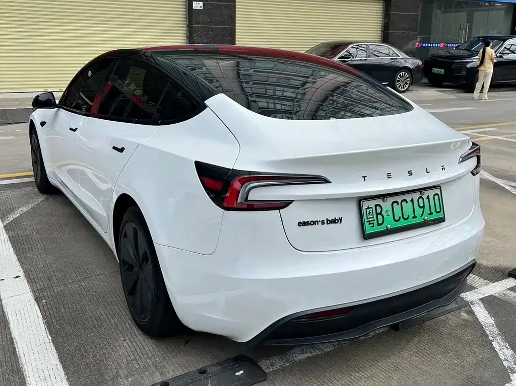 Tesla Model 3 — фото 7
