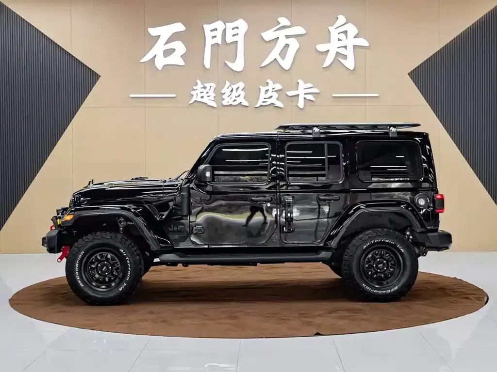 Jeep Wrangler — фото 10