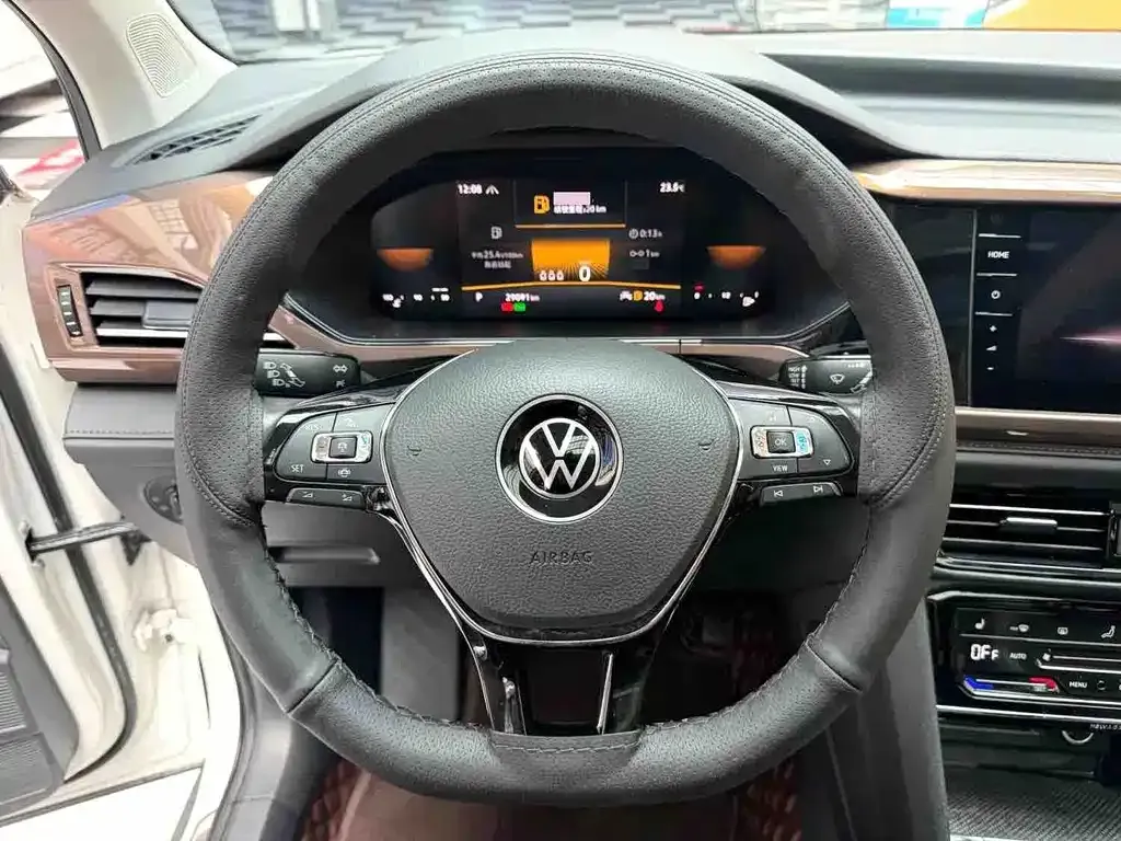 Volkswagen Tharu — фото 2