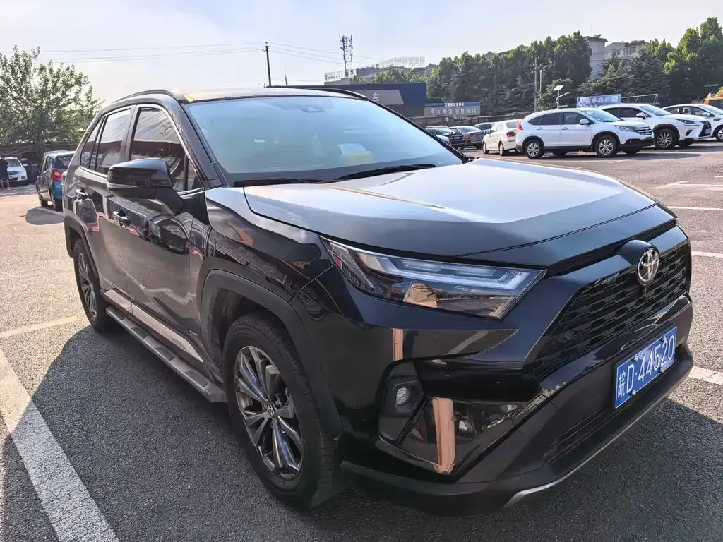 Toyota RAV4 — фото 4