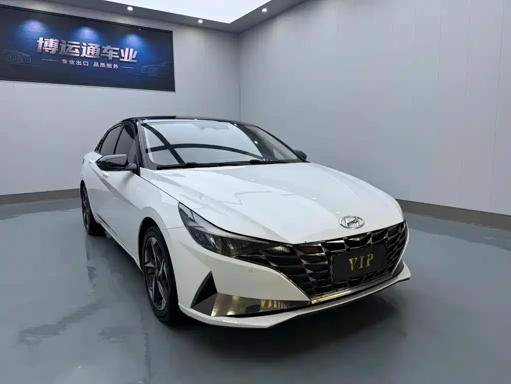 Hyundai Elantra — фото 5