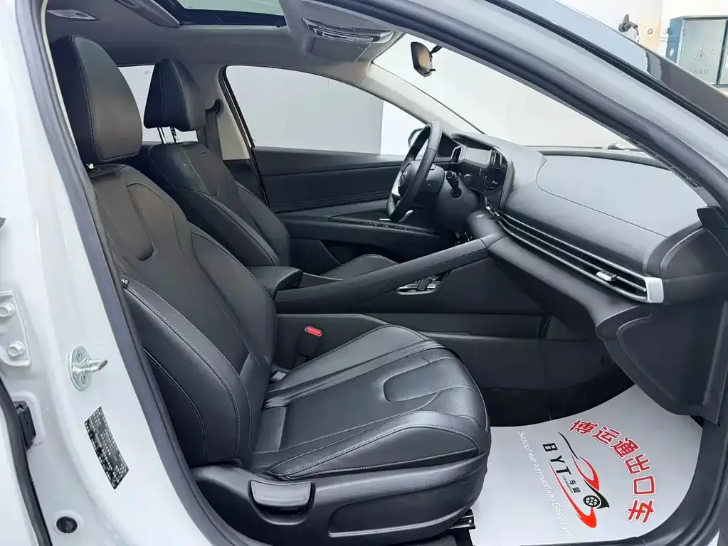 Hyundai Elantra — фото 9