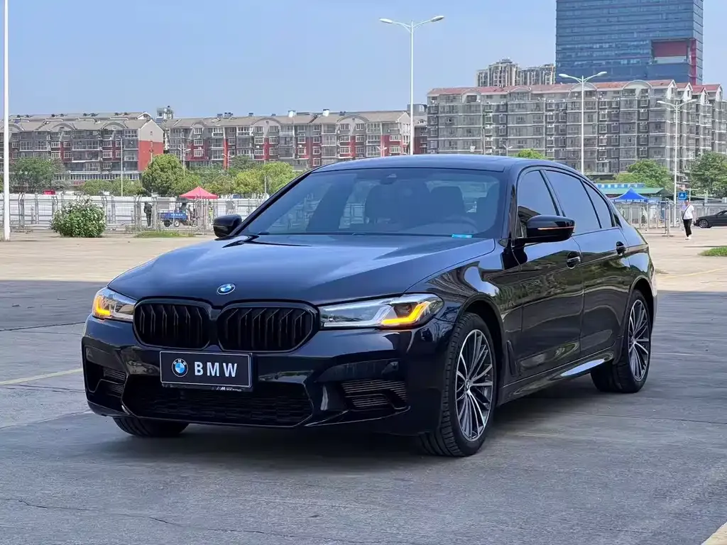 BMW 5 Series — фото 1