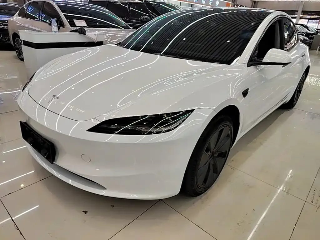 Tesla Model 3 — фото 10