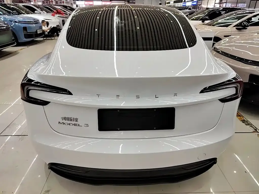 Tesla Model 3 — фото 3