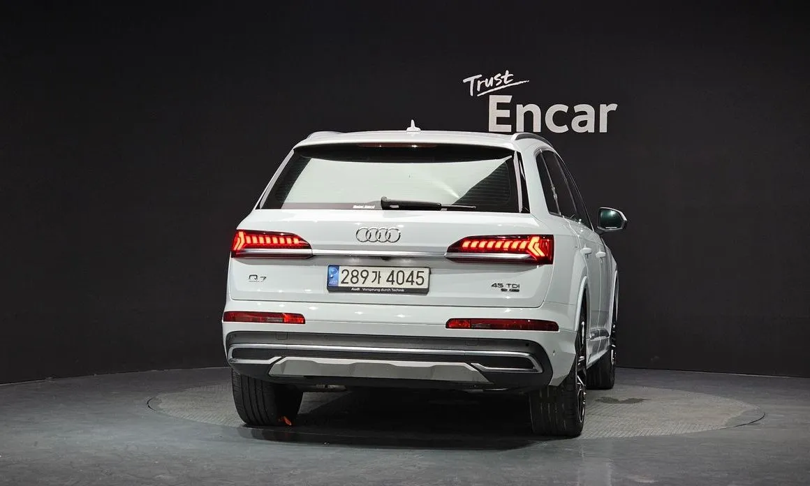 Audi Q7 — фото 5