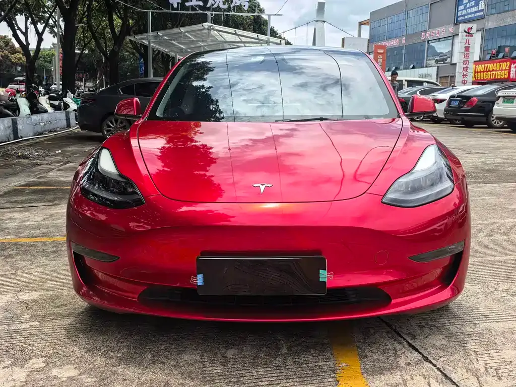Tesla Model 3 — фото 9