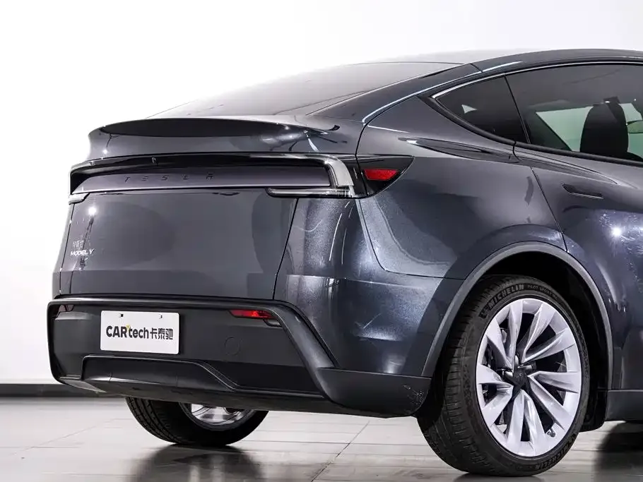 Tesla Model Y — фото 7