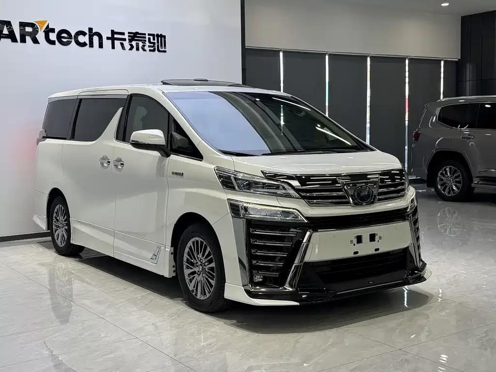 Toyota Alphard — фото 9