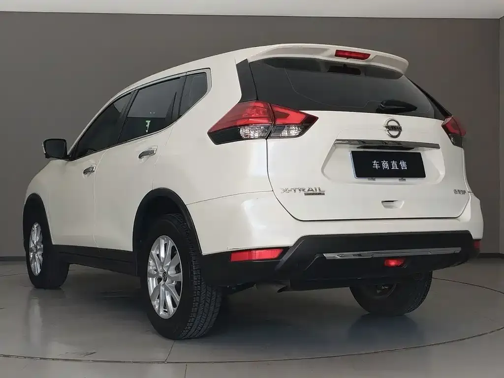 Nissan X-Trail — фото 10