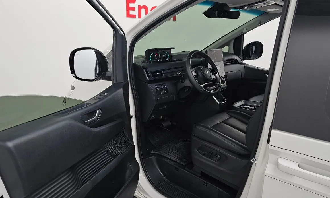 Hyundai Staria — фото 2