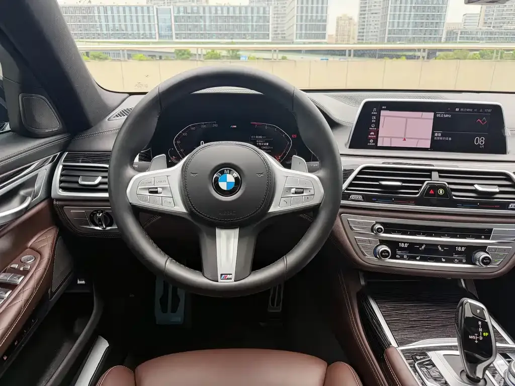 BMW 7 Series — фото 2