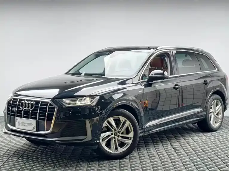 Audi Q7 — фото 1