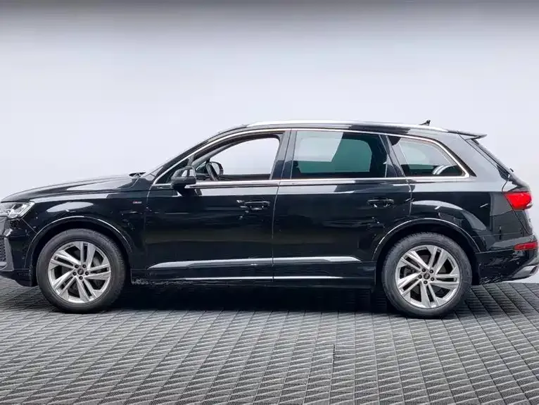 Audi Q7 — фото 8