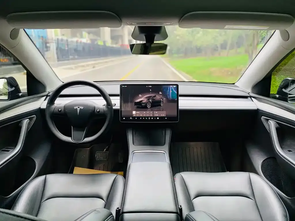 Tesla Model Y — фото 3