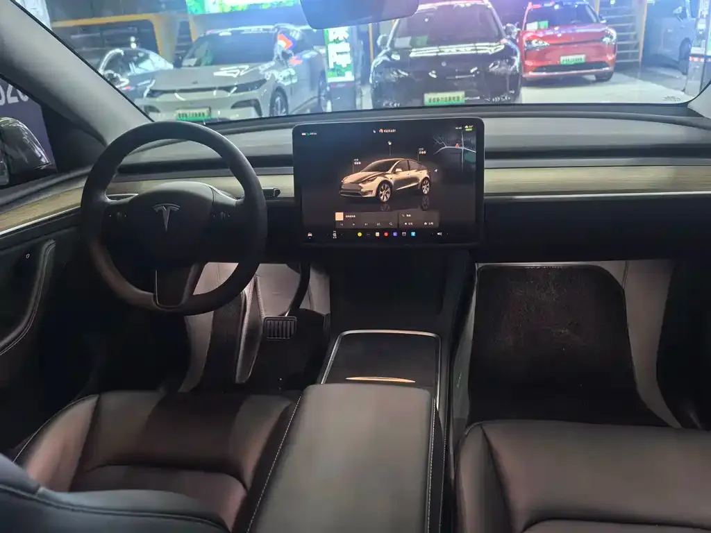 Tesla Model Y — фото 4