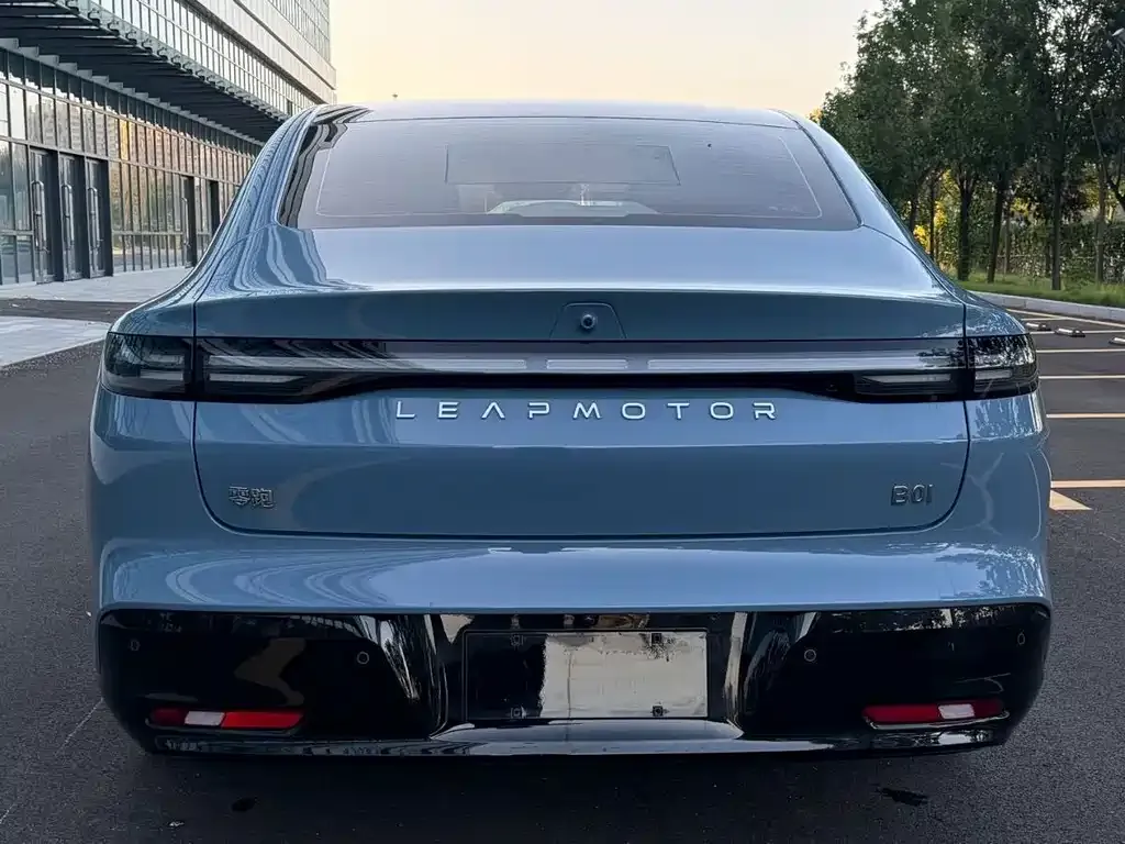 Leapmotor B01 — фото 6