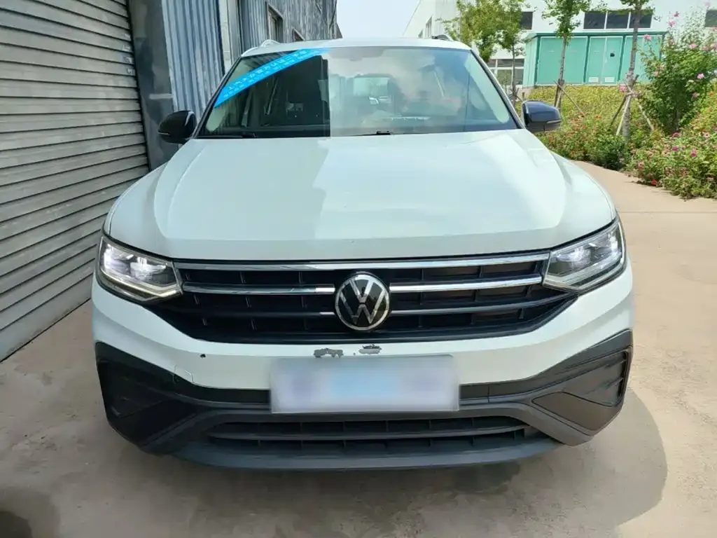 Volkswagen Tiguan L — фото 5