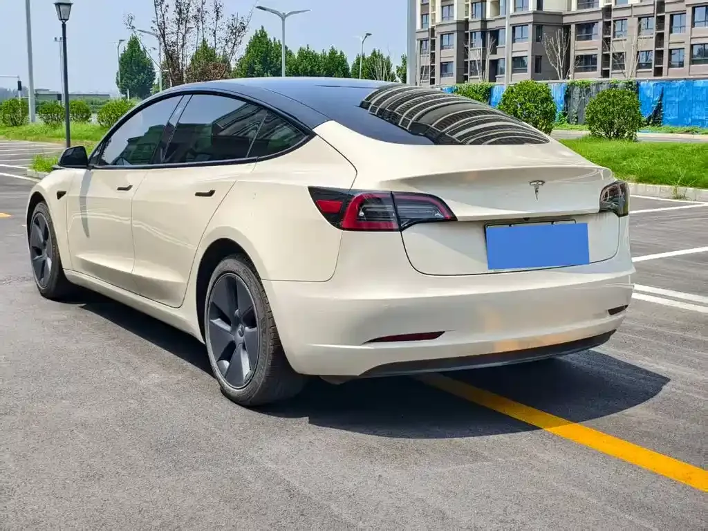 Tesla Model 3 — фото 5
