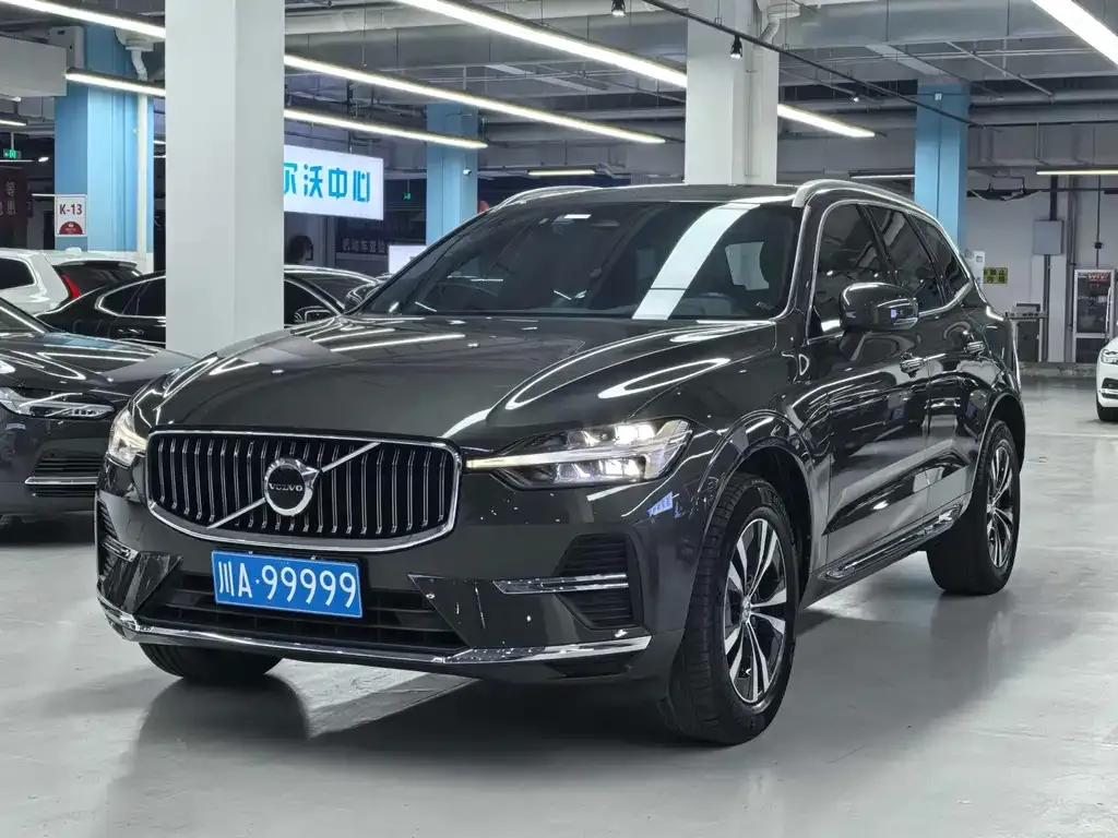Volvo XC60 — фото 1