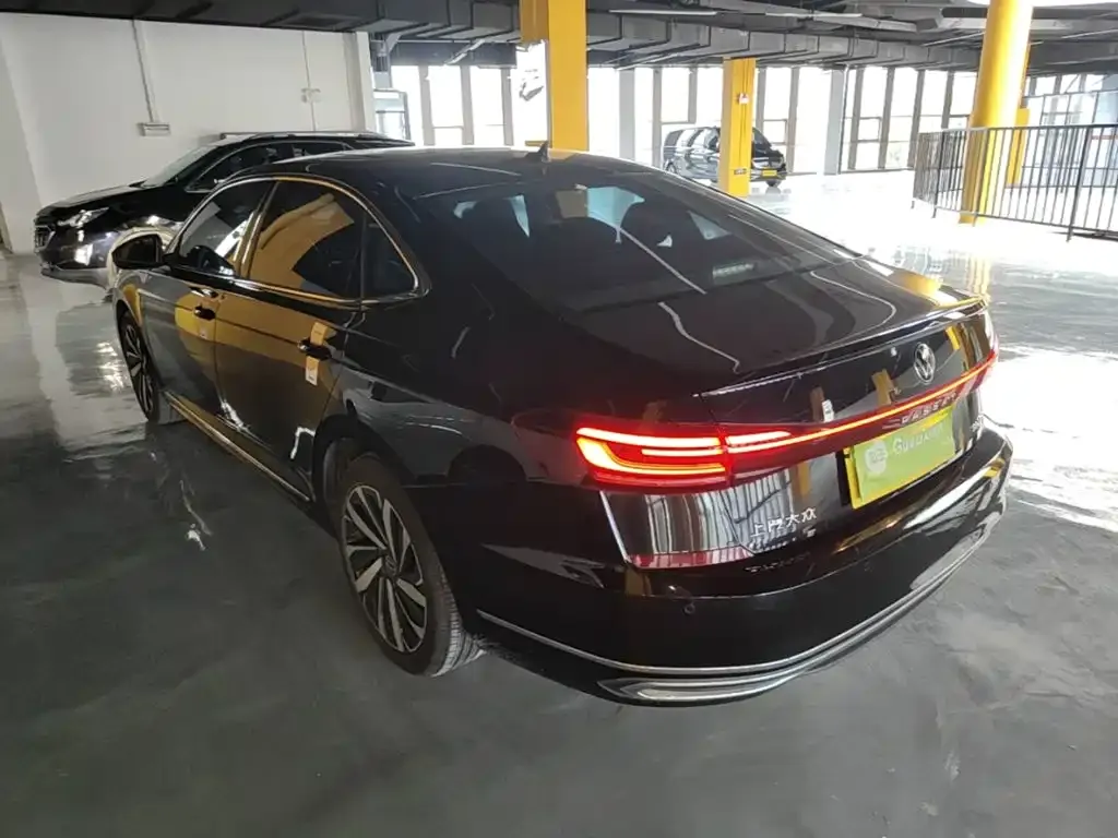 Volkswagen Passat — фото 4