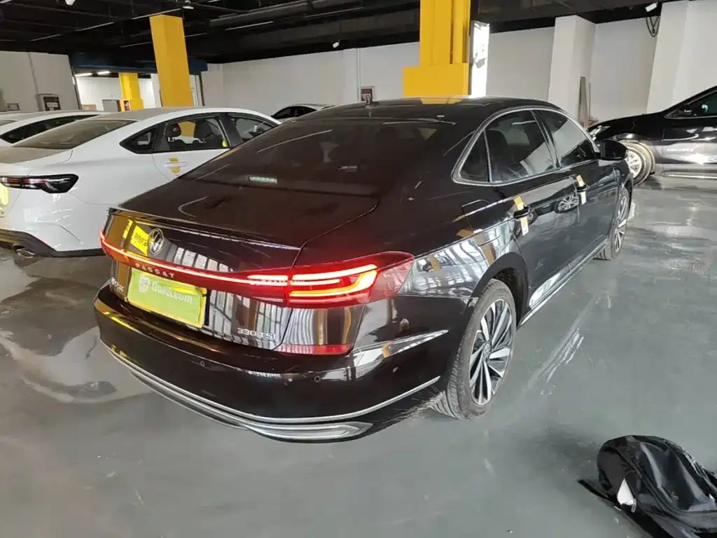 Volkswagen Passat — фото 8