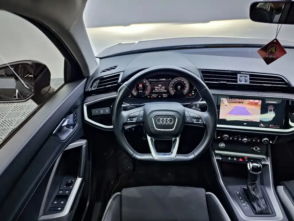 Audi Q3 — фото 10