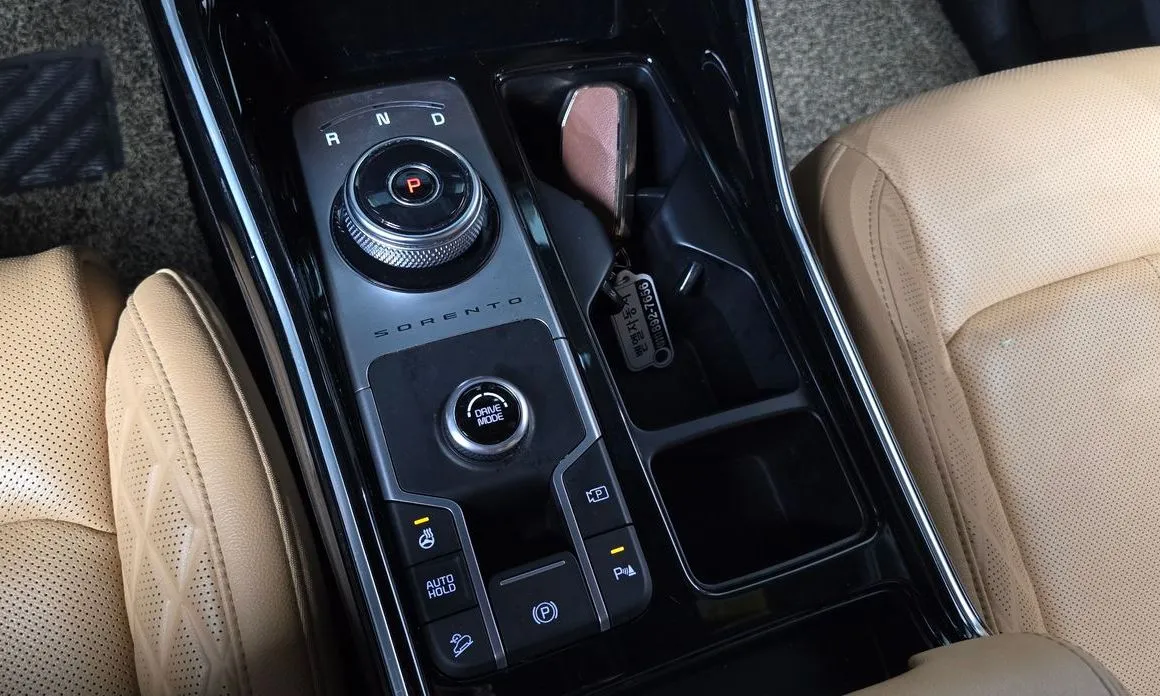 Kia Sorento — фото 8