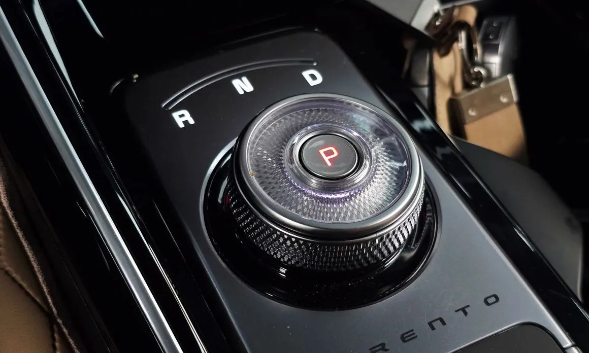 Kia Sorento — фото 5