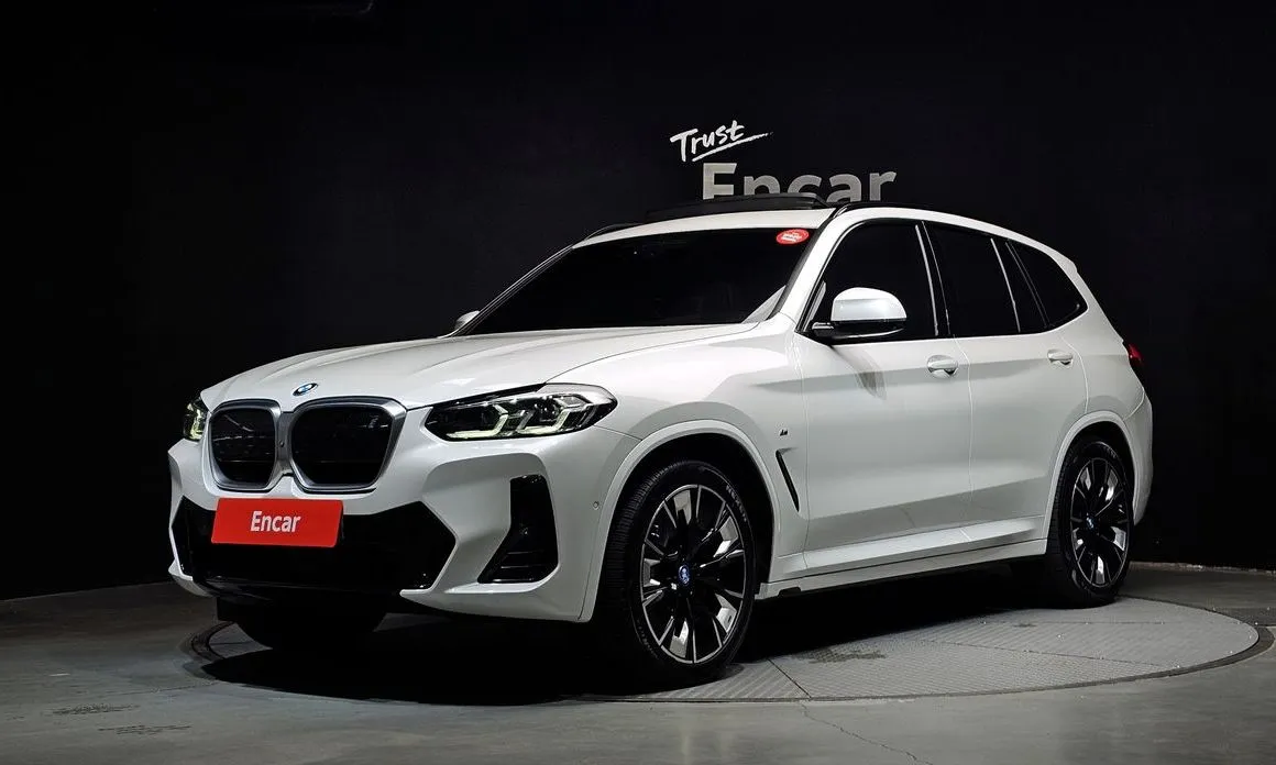 BMW iX3 — фото 1