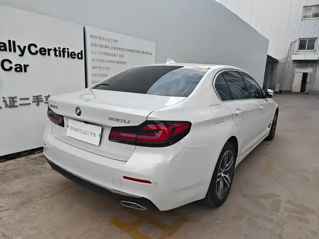 BMW 5 Series — фото 10