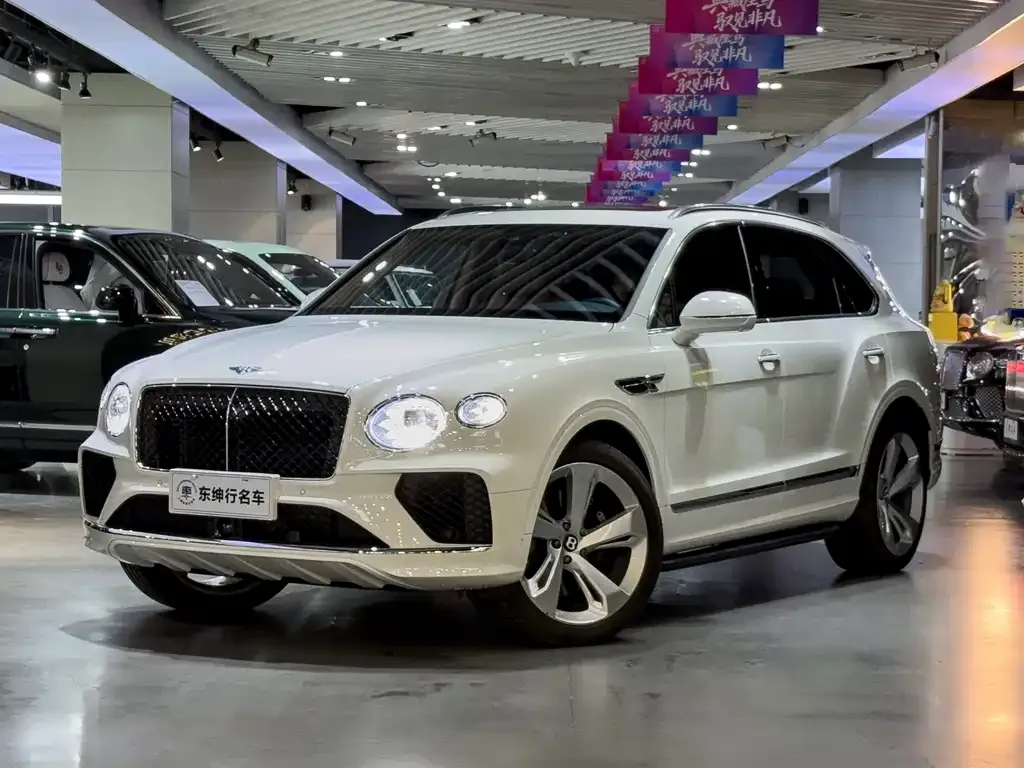 Bentley Bentayga — фото 1