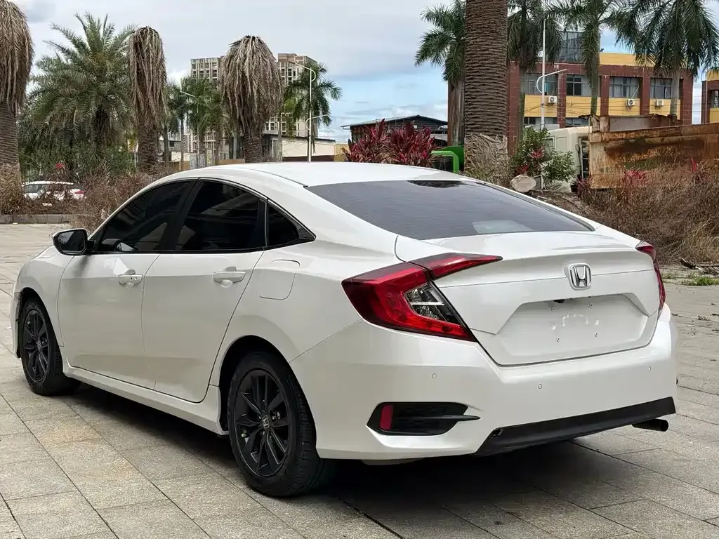 Honda Civic — фото 6