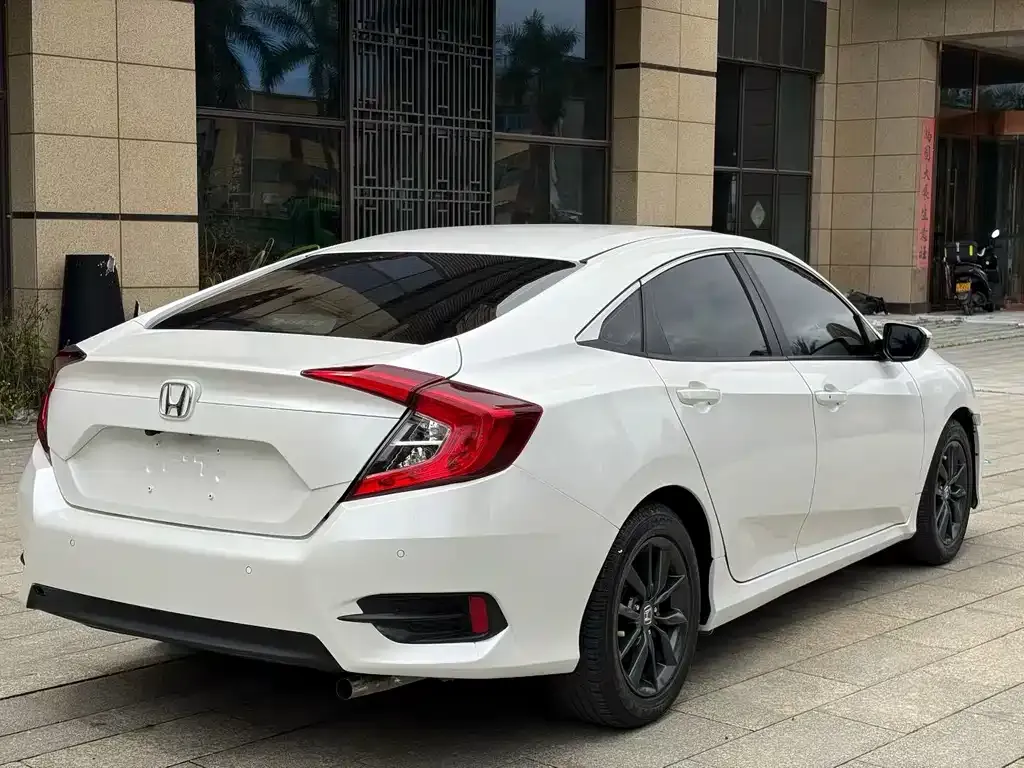 Honda Civic — фото 2