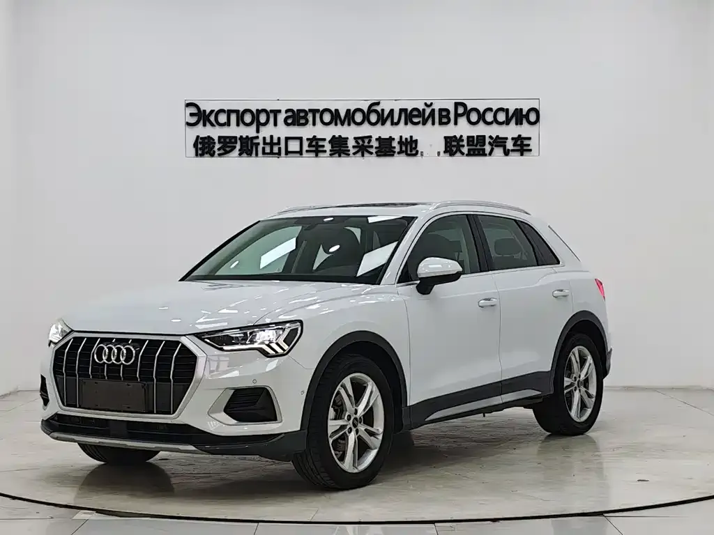 Audi Q3 — фото 1